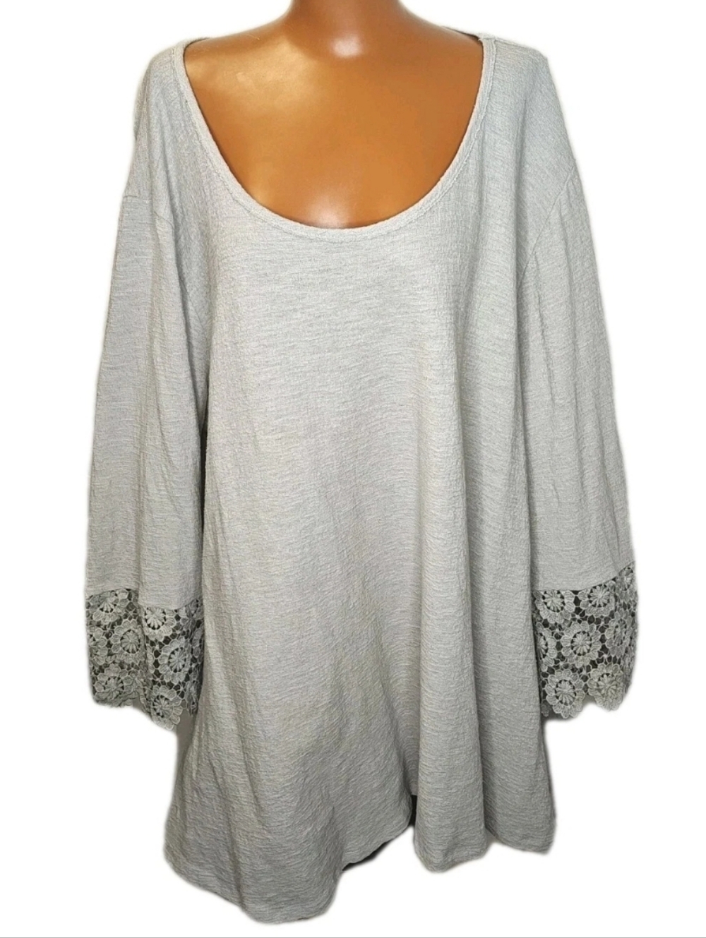 Hayden Sloughy Wide Neck Tunic Top Plus Sz 3X 4X Gray Open Crochet Lace Sleeves